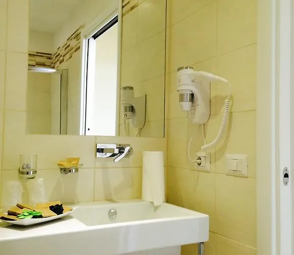 Otel Serventi Longhi 2*