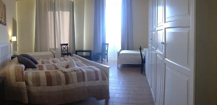 Otel Serventi Longhi 2*